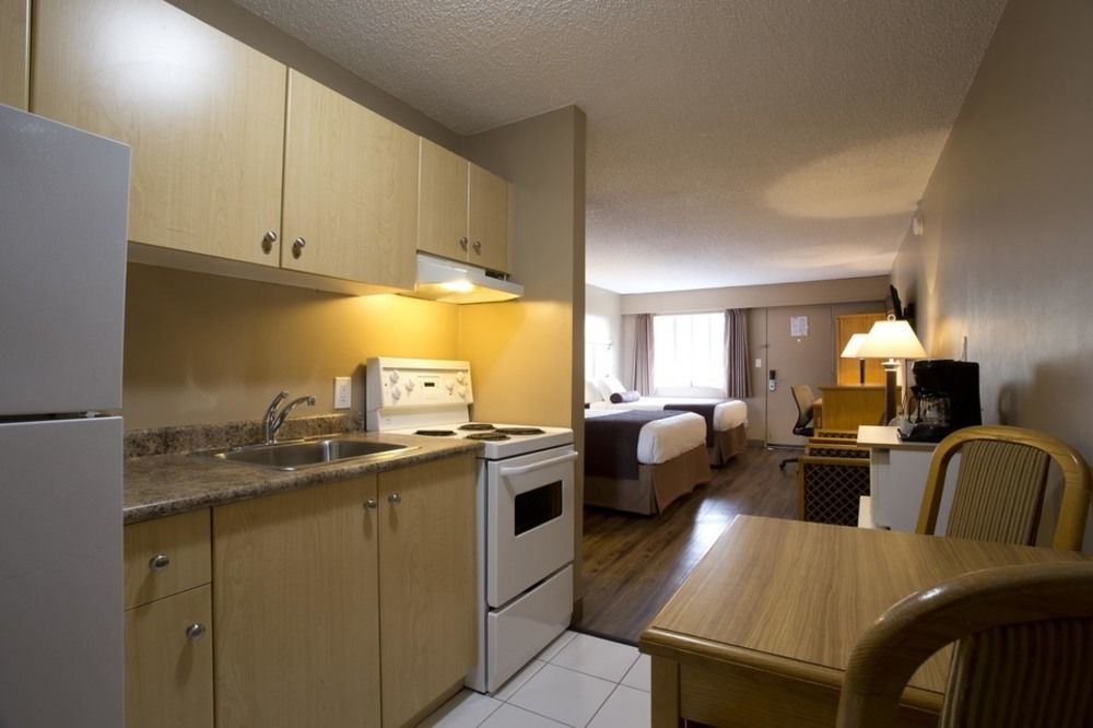 Days Inn By Wyndham Victoria Uptown Εξωτερικό φωτογραφία